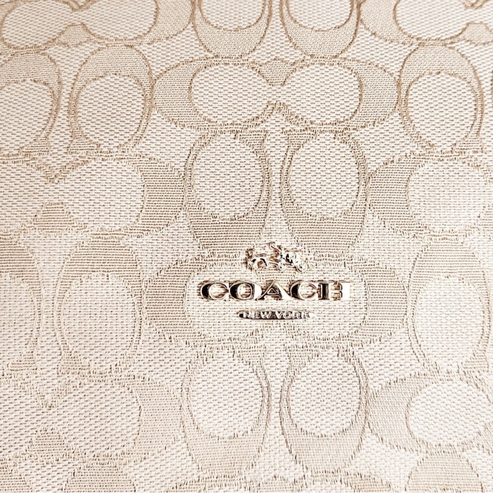 Coach Beige Signature Jacquard purse Hobo shoulder Bag - Picture 6 of 9